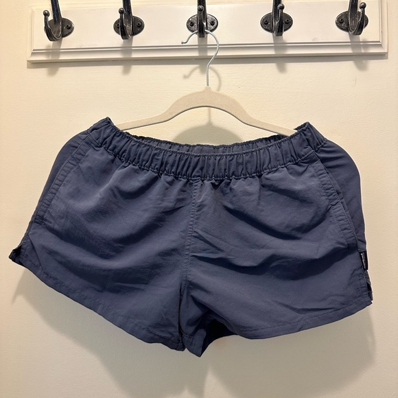 Patagonia 2.5” barely baggies women - Picture 1 of 3